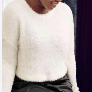 NWT Torrid Fuzzy Pullover Ivory Sweater(size 18/20)